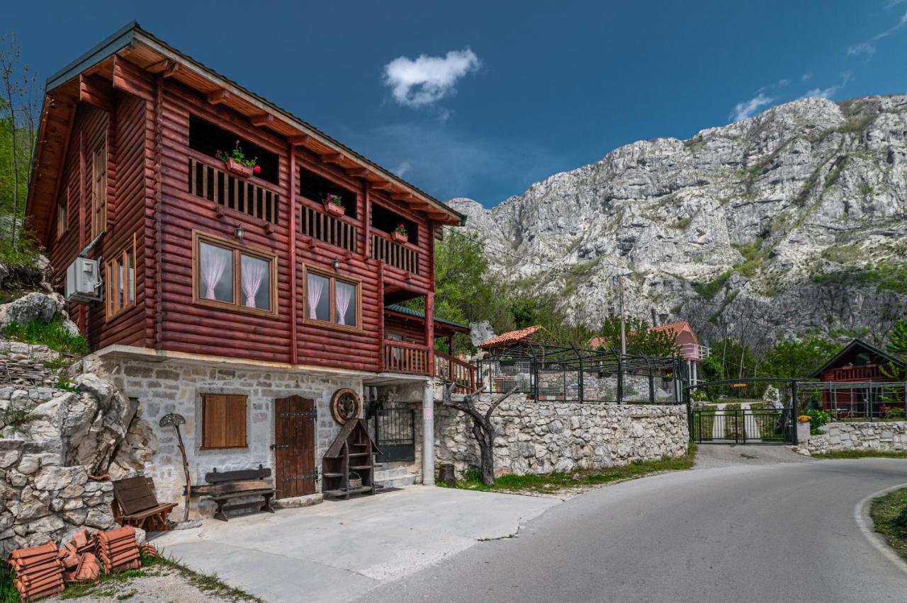 Holiday Village Ostrog Nikšić Bagian luar foto