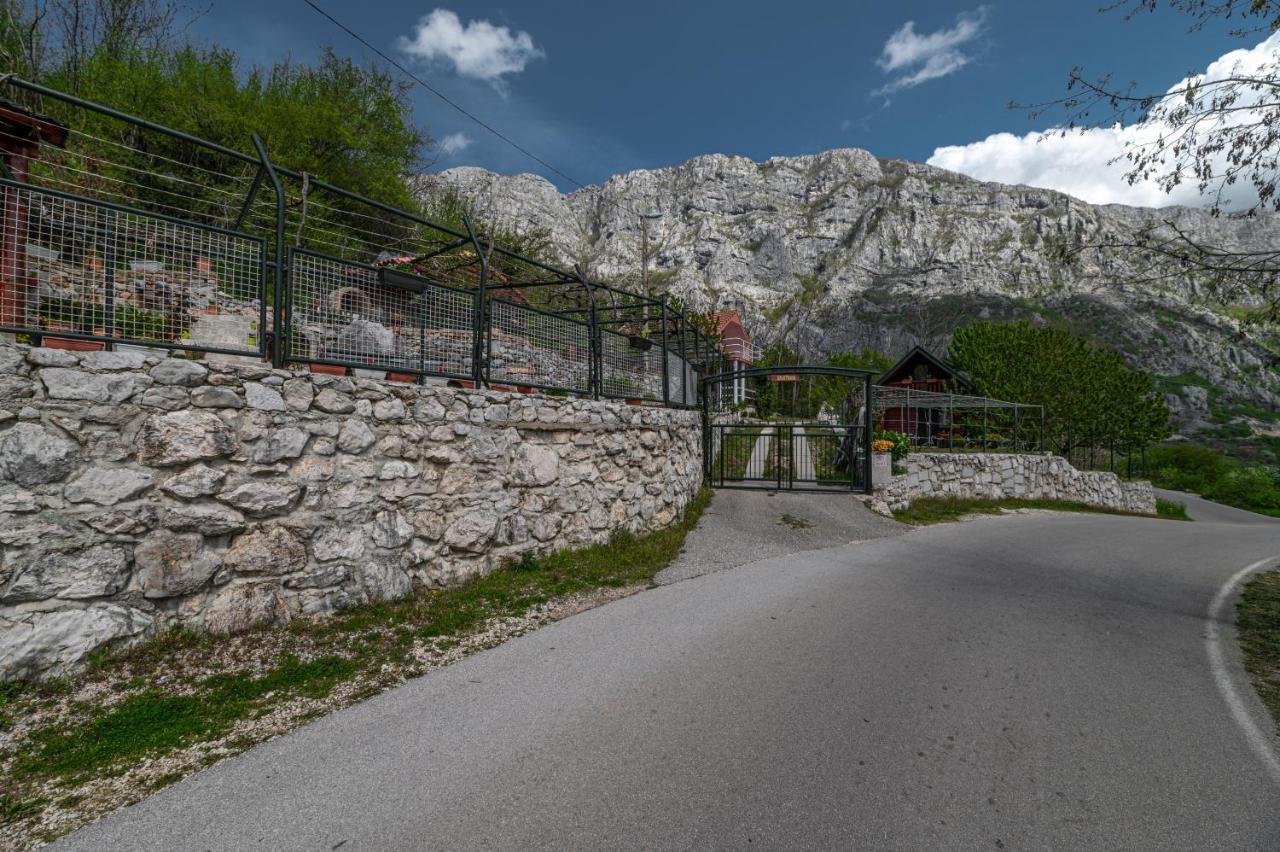 Holiday Village Ostrog Nikšić Bagian luar foto