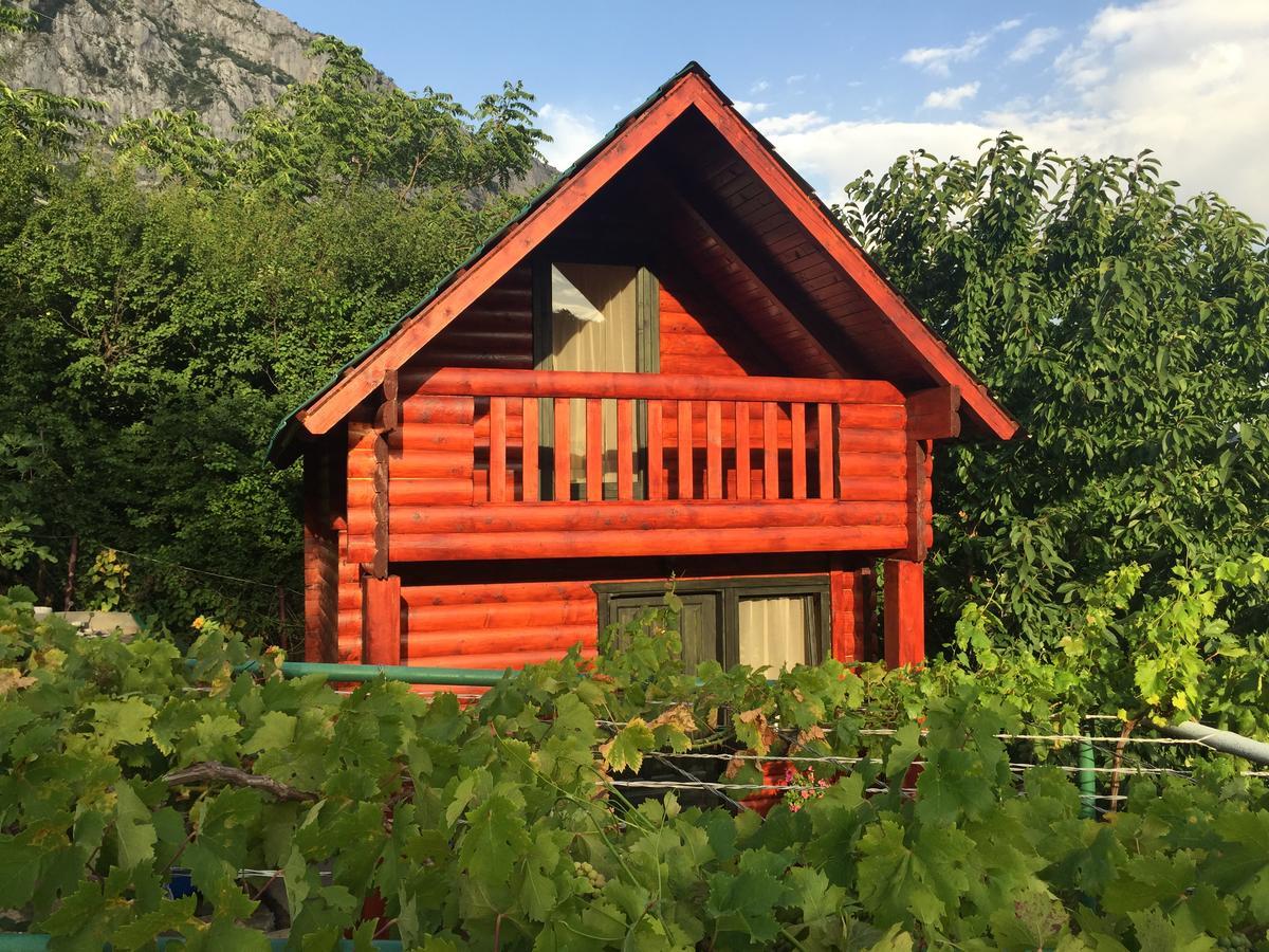 Holiday Village Ostrog Nikšić Bagian luar foto
