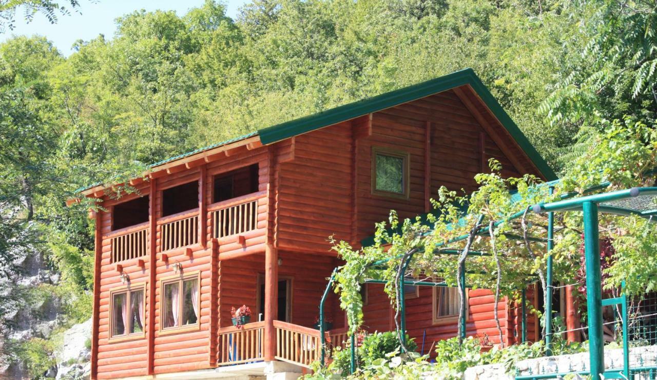 Holiday Village Ostrog Nikšić Bagian luar foto